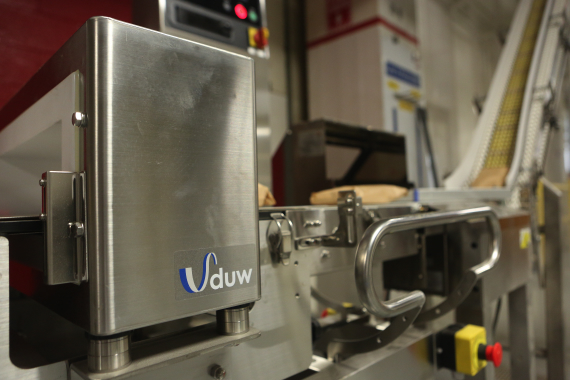 Part of the SSV Versatile Series, the Anritsu duw (dual wave) metal detection unit runs to frequencies simultaneously to check for ferrous and stainless steel contaminants on the Shredded Wheat line.